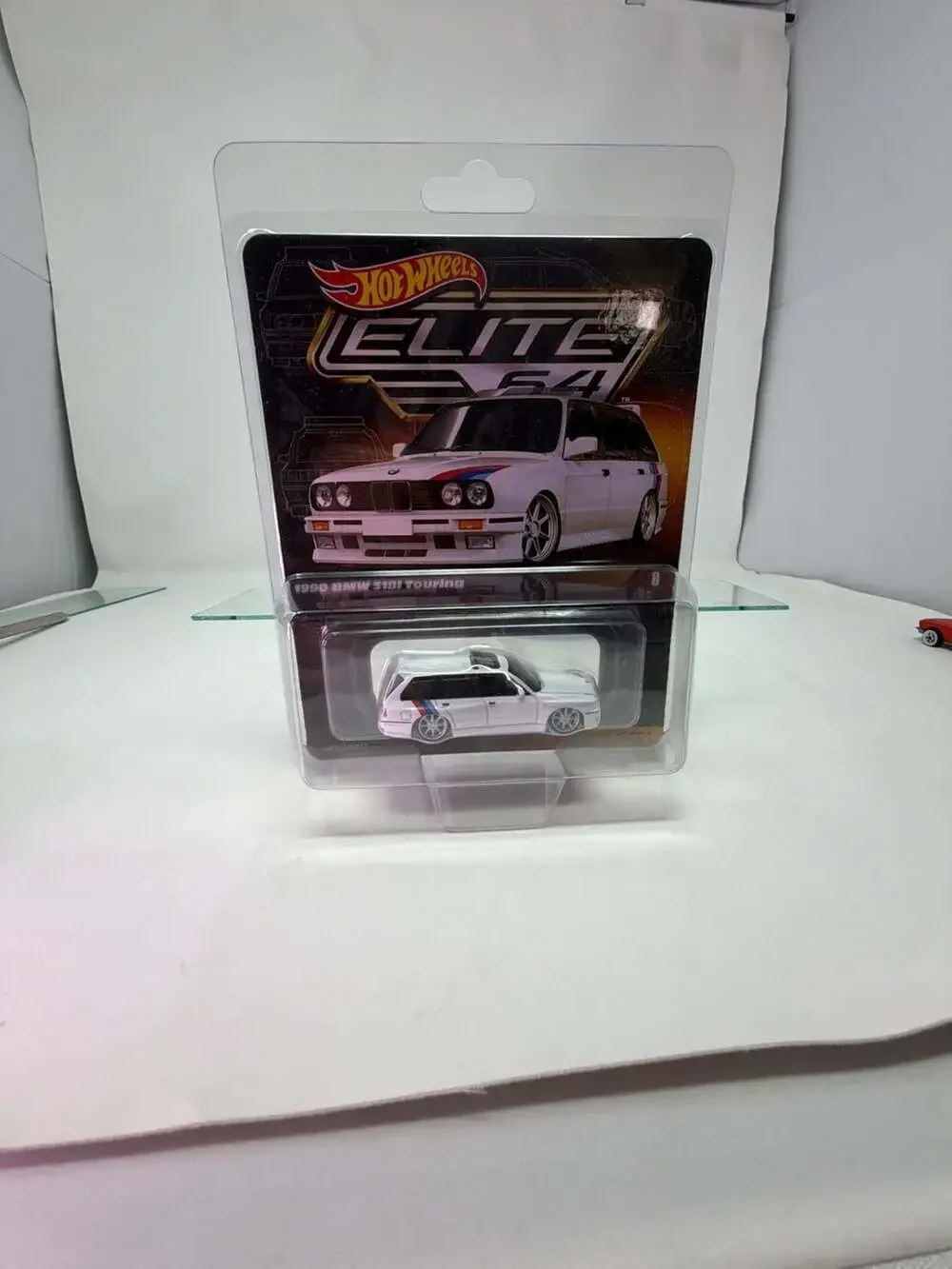 Hot Wheels Elite 64 1990 BMW 318i Touring Diecast Car